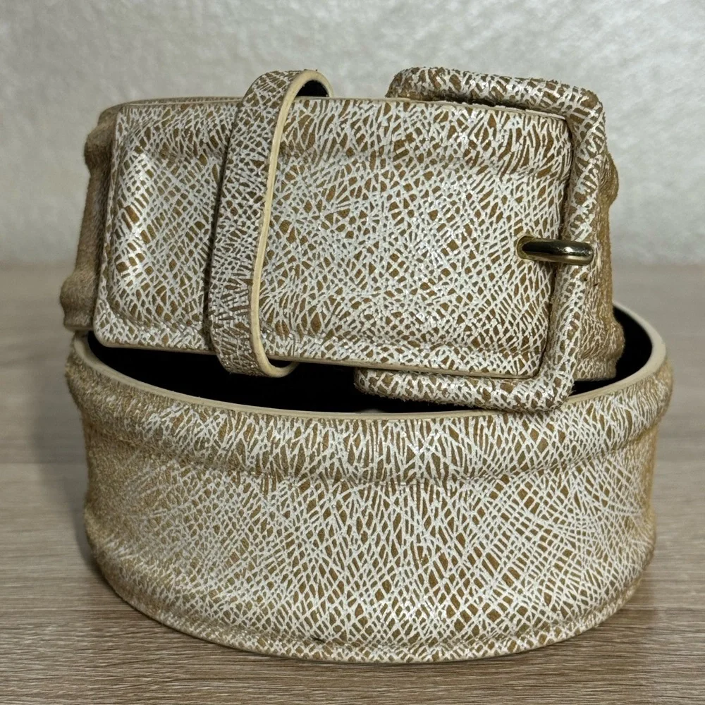 WCM New York White/Tan Structured Embossed Wide Leather Belt and Buckle SizeS